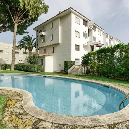 Amarres, Piscina Comunitaria *